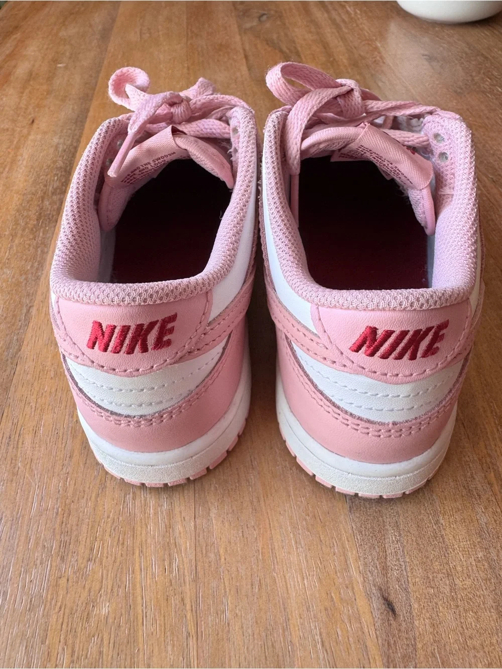 Nike Kids Pink and White Low-Top Sneakers — size2Y